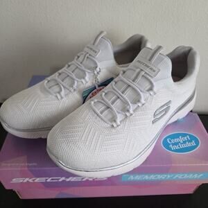 Skechers Memory Foam Women's Summits - Artistry Chic Size 6 Sneakers